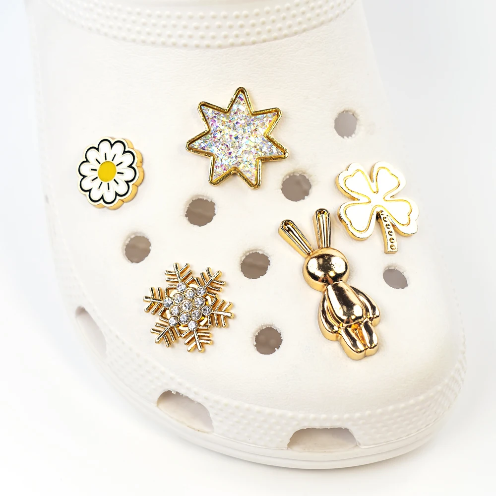 1PCS Four leaf Clover Flower Clog Pins Pentagram Heart Bling Shoe Charms Accessories Shells Rabbits Metal Shoe Decoration
