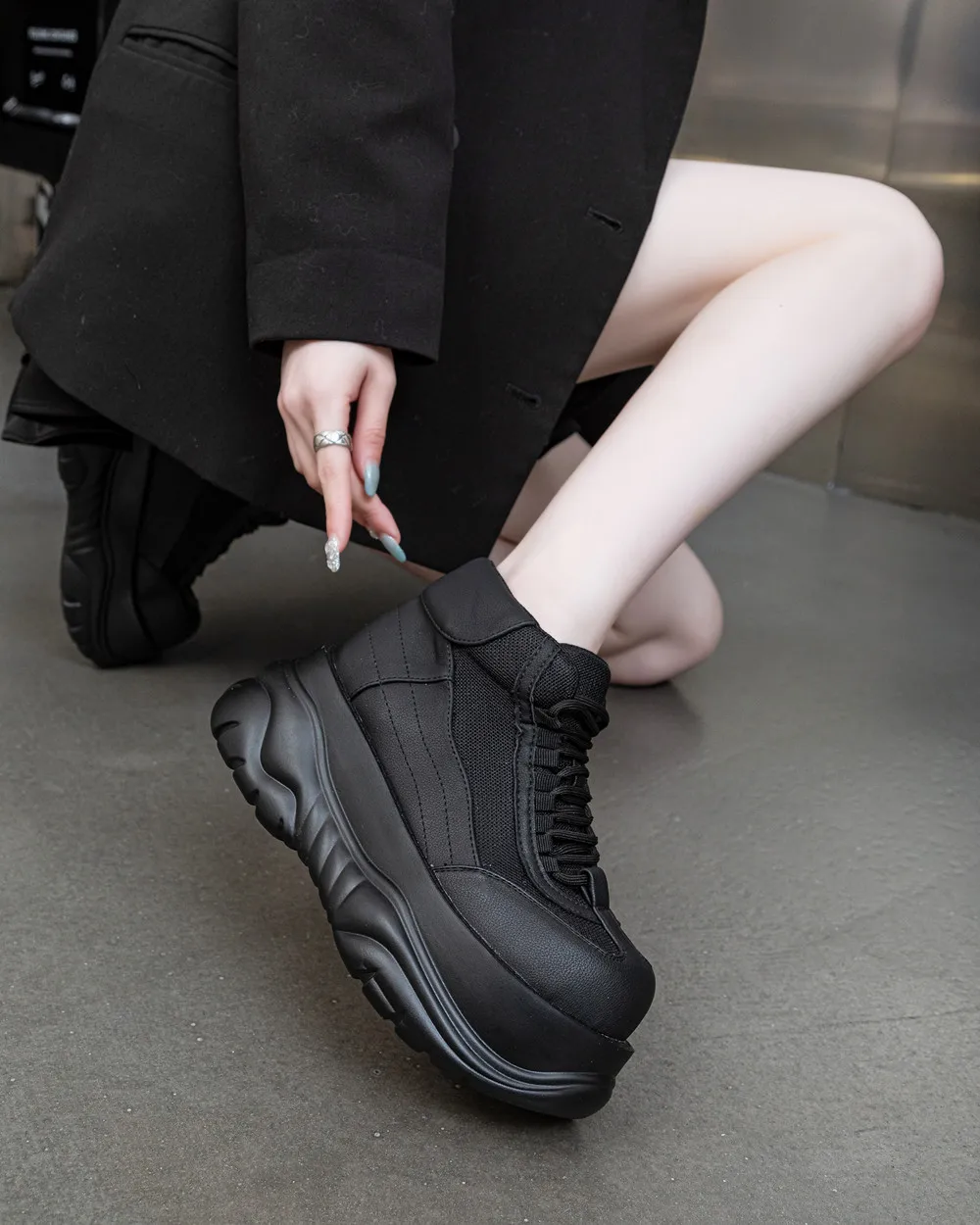 2024 Women's Small Man Heightened Platform High-top Trendy Cool Neutral Muffin Goth Short Punk Metal Big Head Boots