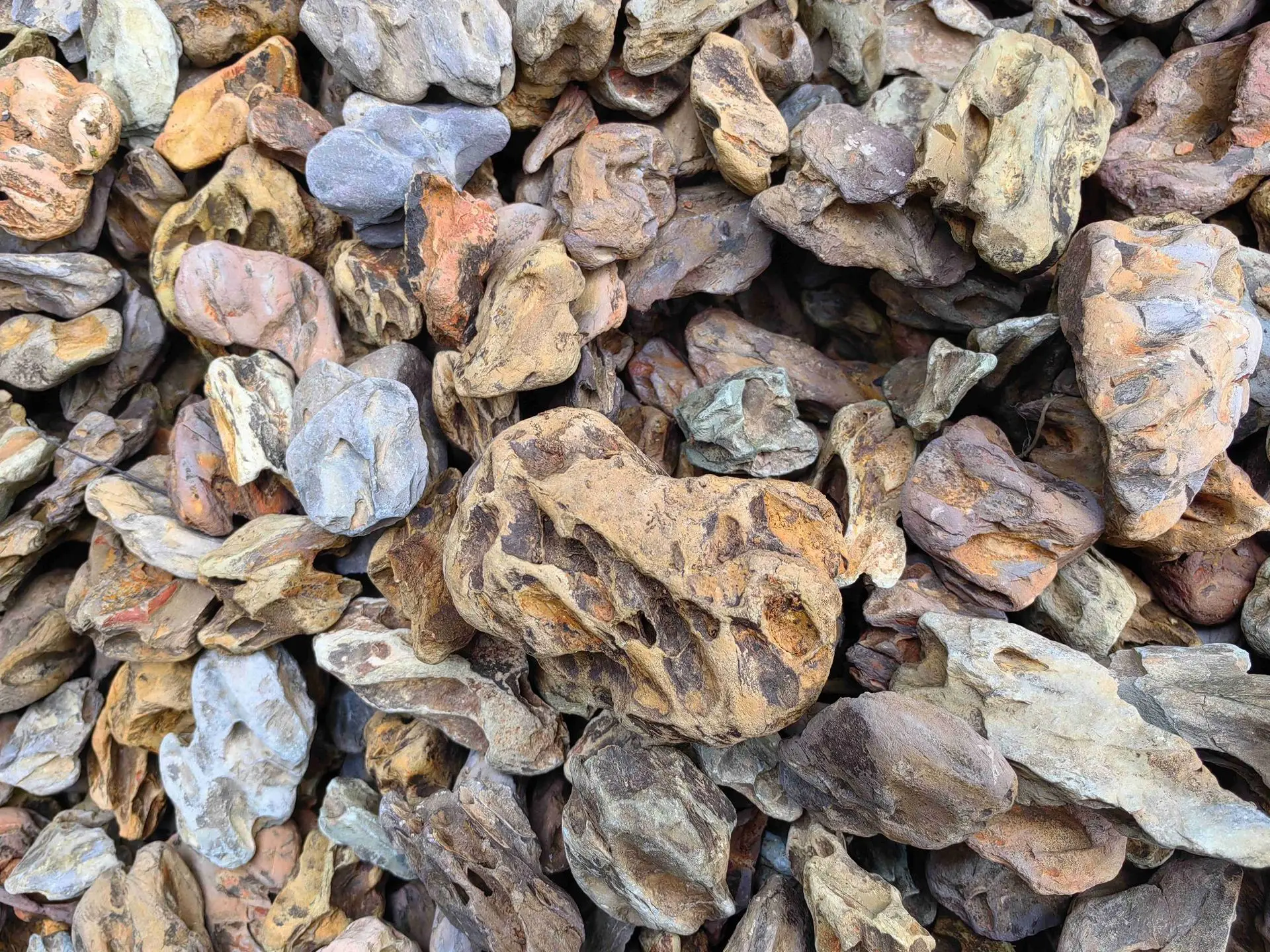 about 5-15cm about 1kg Bonsai rockery Aquatic aquarium landscaping decoration stone like Pine bark