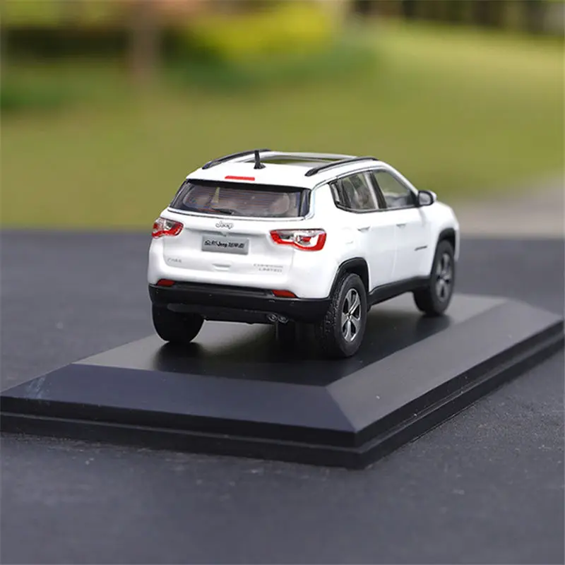 1:43 Jeeps Compass SUV Alloy Car Model Diecast Metal Off-road Vehicle Car Model Simulation Miniature Scale Collection Kids Gift 6
