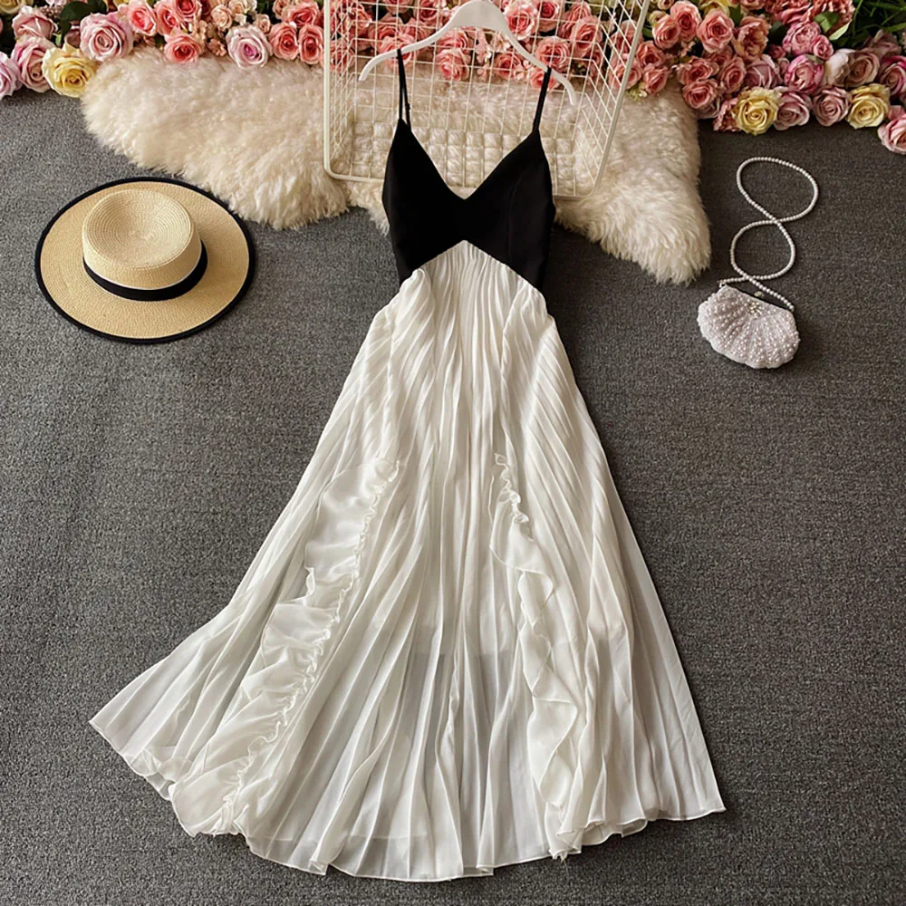 

Women Beach Long Dress For Seaside Vacation Summer New Backless Pleated Suspender Dresses Retro Sleeveless Patchwork Maxi Skirt