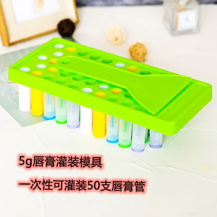 Lip Balm Crafting Kit 2pcs/set Includes Lip Balm Pouring Tray and Spatula set for 50pcs/time 0.15oz (4.25g) Gloss Tubes