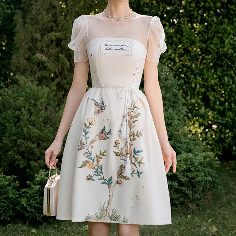 

Vietnamese 2023 Spring/Summer Dress New Celebrity Style Tulle Short Sleeved Patchwork Printed Temperament Dress