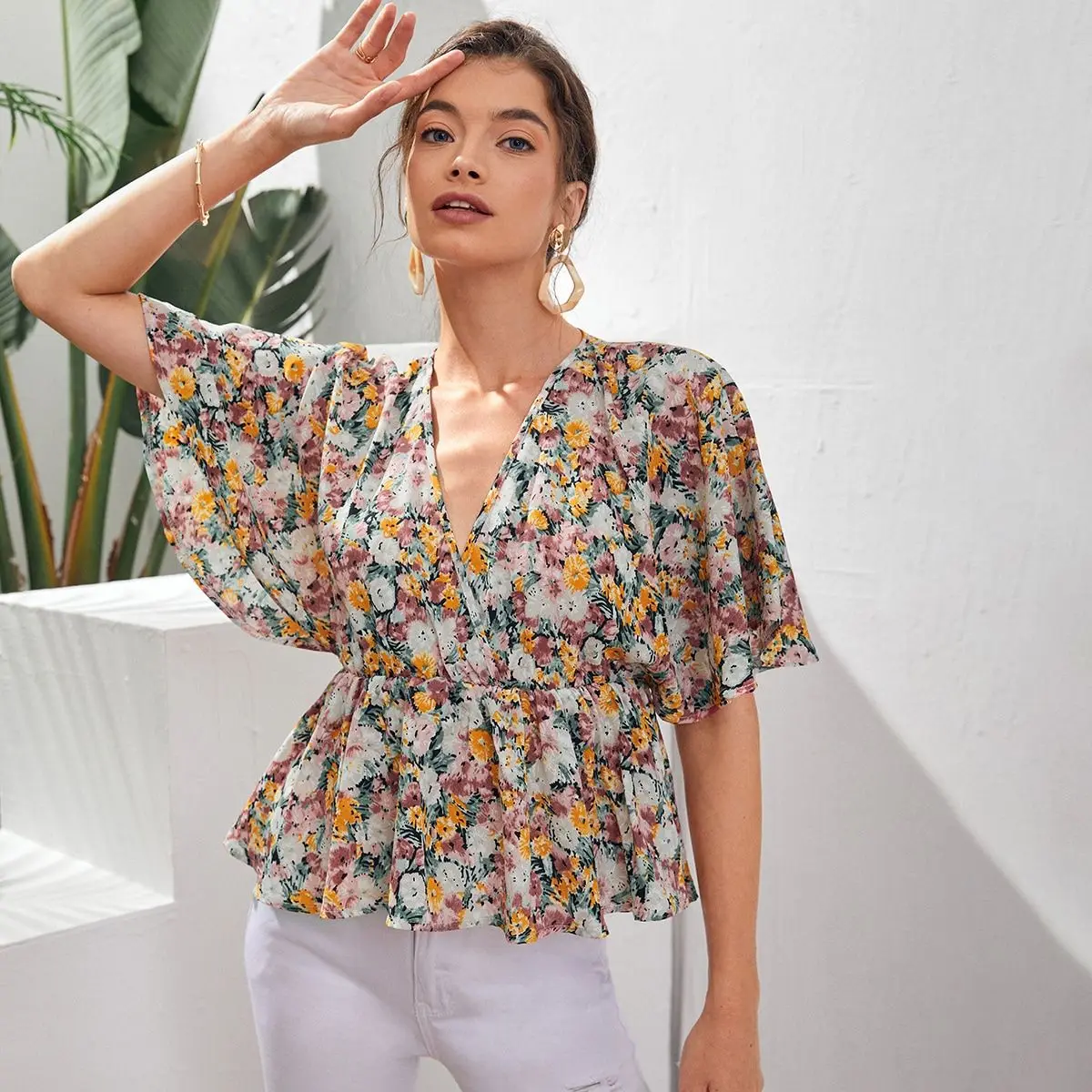 

Spring Autumn V Neck Chiffon Floral short sleeve Crop Top Women Summer Casual T Shirt Basic Leisure Short Sleeve Tops