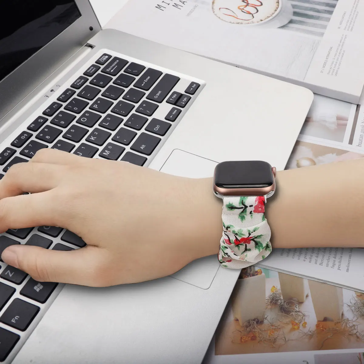 รูปสินค้า Scrunchie น่ารัก ปรับยืดหยุ่น สำหรับ Apple Watch