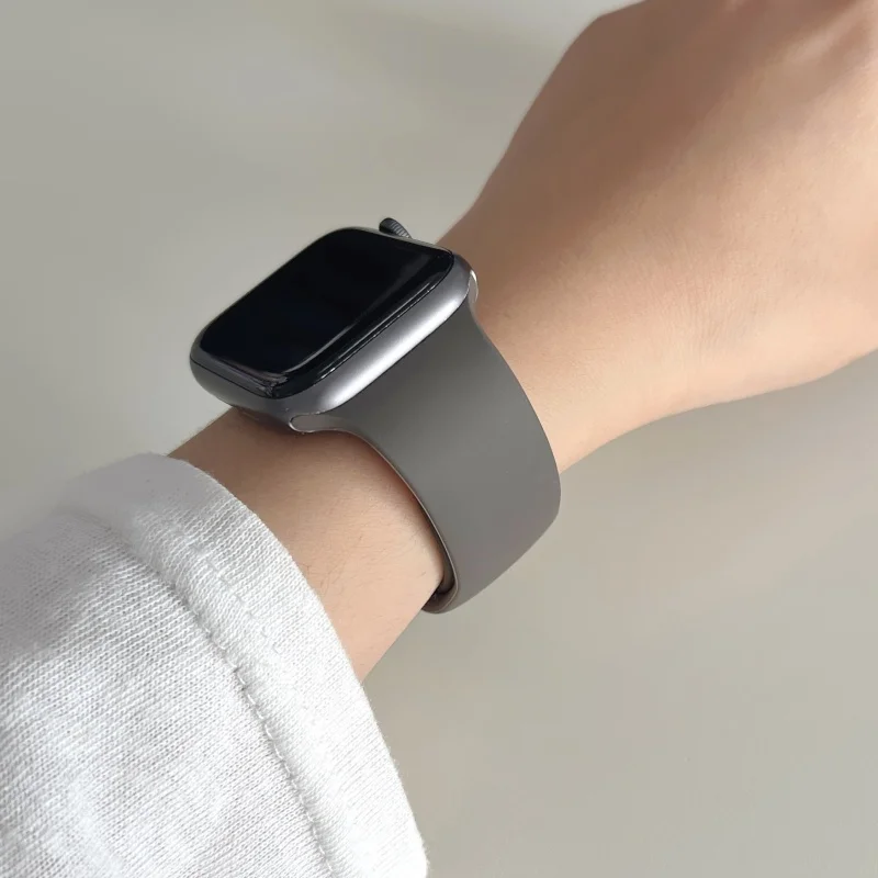 Premium Silicone Sports Band for Smartwatches - Versatile Size Options