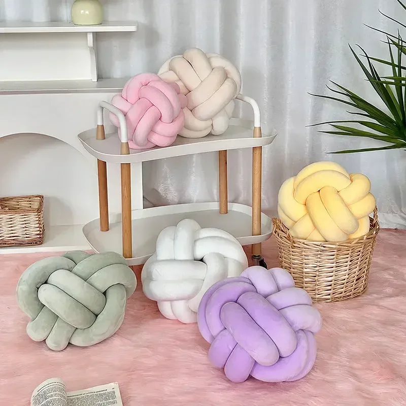 Nordic Light Luxury Hairball Spandex Two Strands Rope Hand Woven Velvet Throw Pillow Soft and Comfortable Knotted Ball Pillow