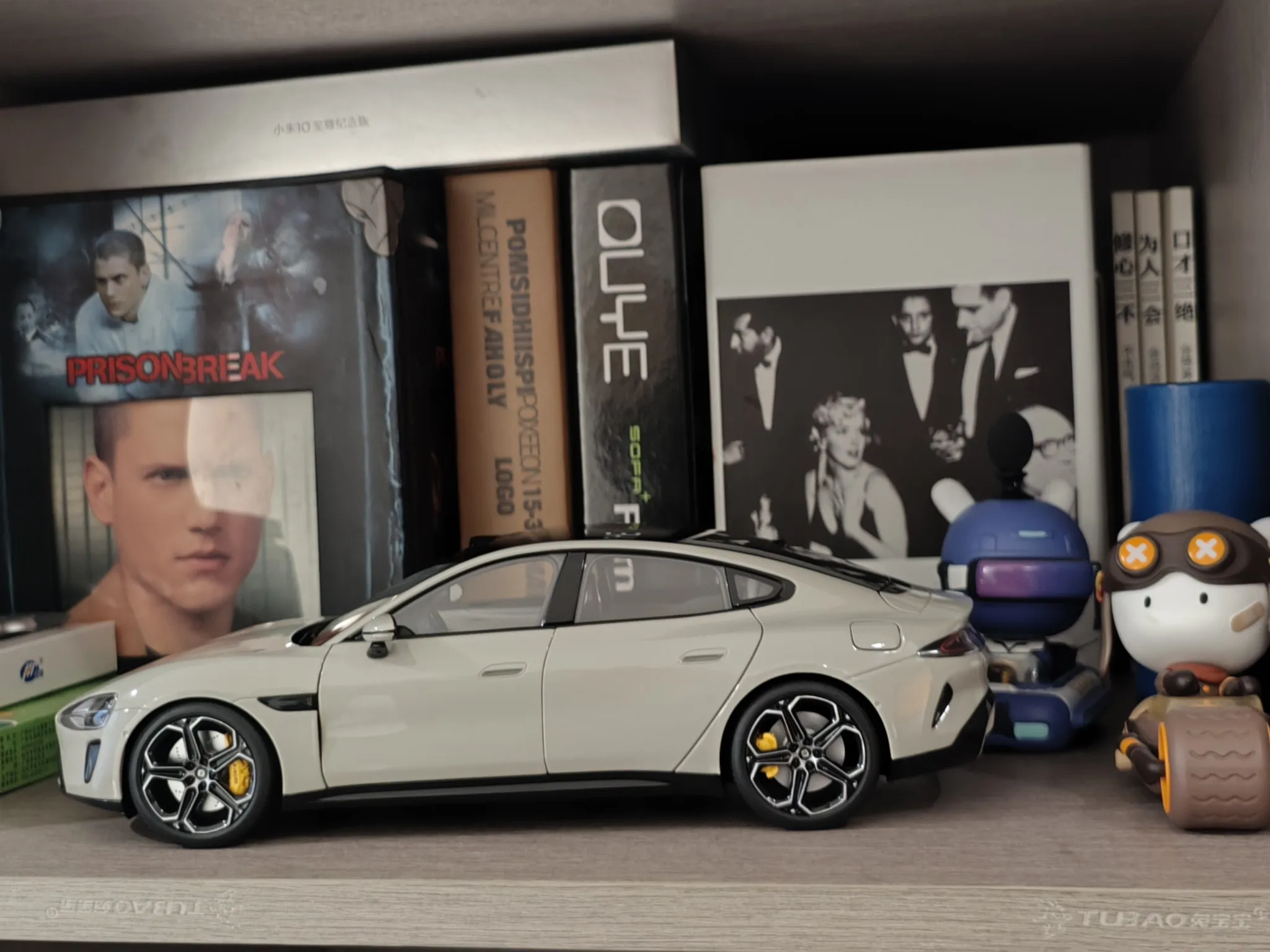 Gadgetoo Xiaomi Su7 1:18 Alloy Car Model - Blue
