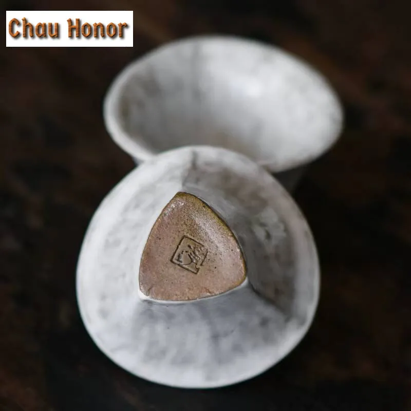 2pc/set Handamde Powder Yin Ceramic Teacup Hand Made Coarse Cup Creative Triangle Master Cup Small Sake Mug Kung Fu Teaset 22ml