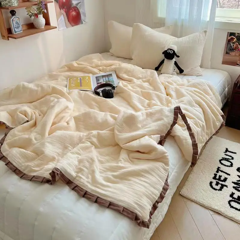 �Ƶ��� �ܻ� ���̽� ���� ��ư �̺�, Ʈ�� �� ������, ���� �̺�, ��Ź ������ ħ�뺸 ħ��, ���� ���