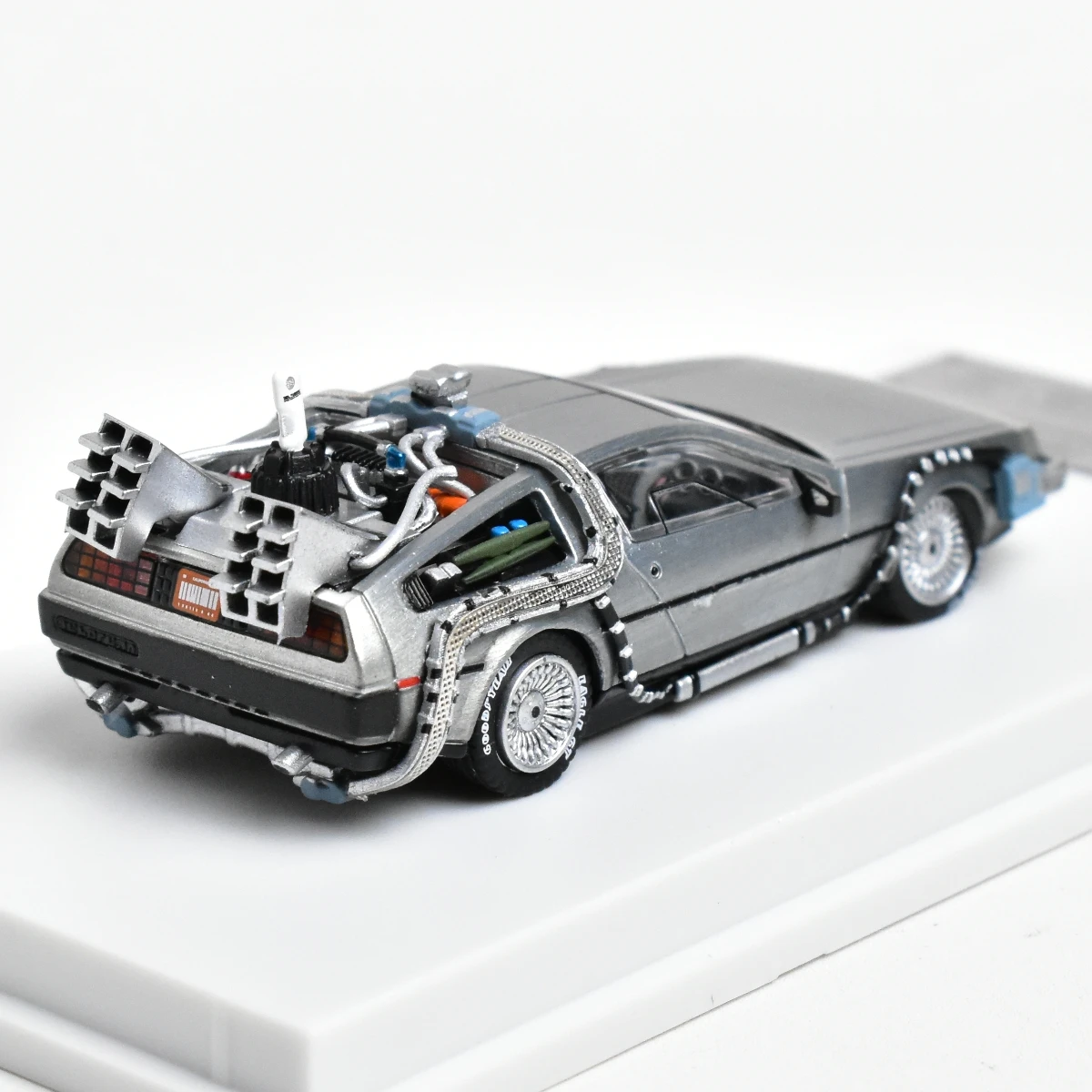 MJ 1:64 zurück in die Zukunft DeLorean DMC 12 Druckguss-Modellauto – Detail 20