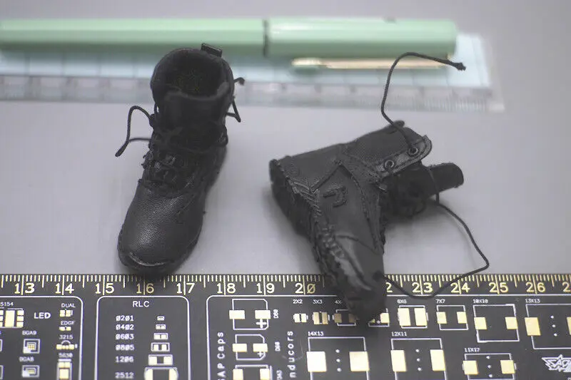 

Фигурка KING'S TOY KT-8006 1/6, полые ботинки, обувь, модель F12