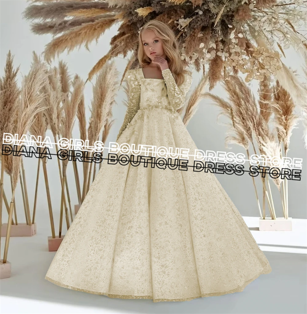 Flower Gril Dress White Corset with Square Collar is Made of Shining Fabric with Beads and Sequins First Communion Party Gown