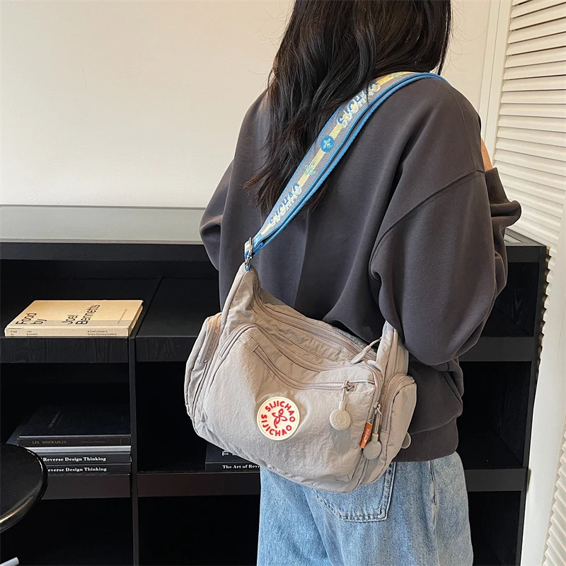 Leichte Umhängetasche für Damen aus gewaschenem Stoff mit mehreren Taschen, vielseitige lässige Umhängetasche – Detail 2