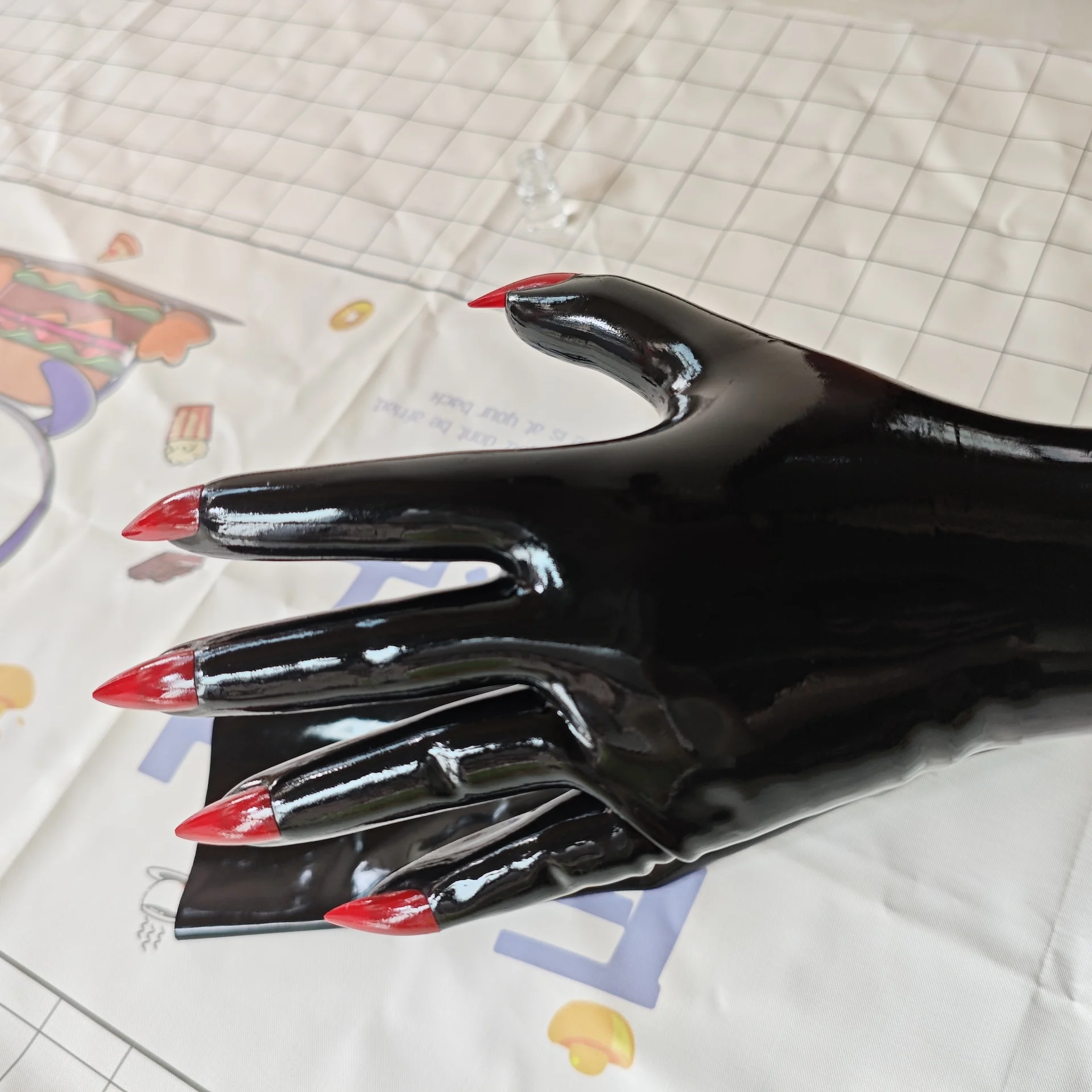 Malaysian latex kigurumi five finger sexy fit Zentai party outfit latex long gloves 1 pair of 0.4mm with sharp long nails cosplay gloves latex gloves