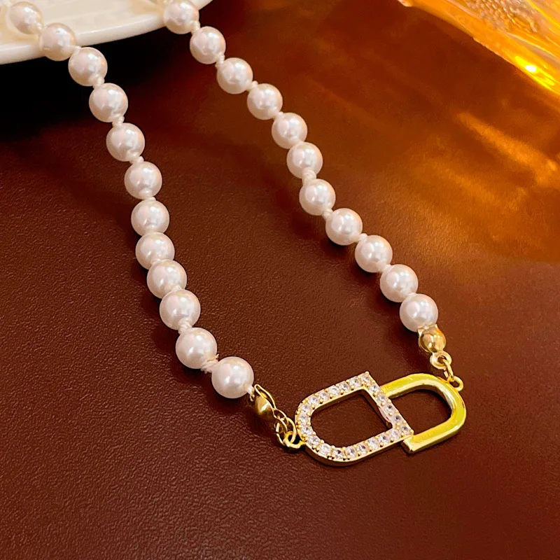 

Classic Style Zircon Pig Nose Pearl Choker Necklace French Clavicle Chain Necklace