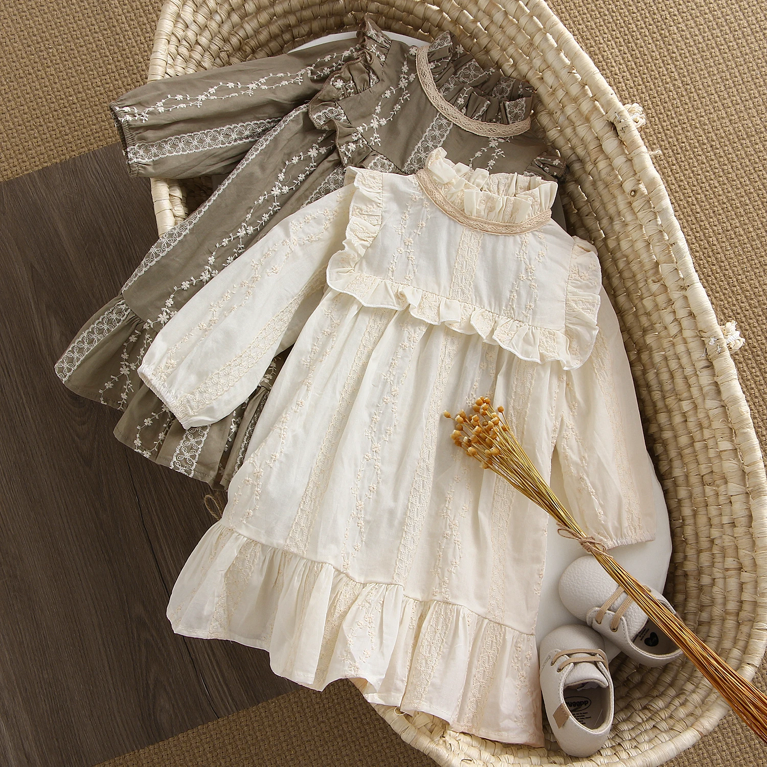 06YLacePrincessGirlDressSolidWhiteBabyLongSleeveDress
