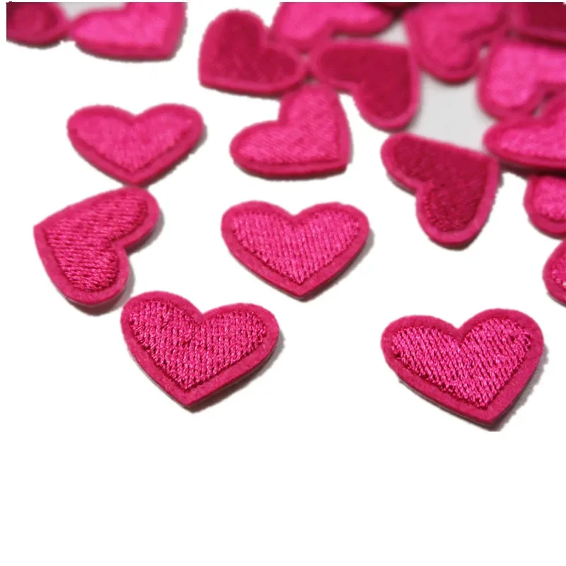 10PCS 핑크 하트 수 놓은 패치 가방에 대 한 자 수 배지에 철을 바느질 청바지 모자 T 셔츠 DIY Appliques 공예 장식