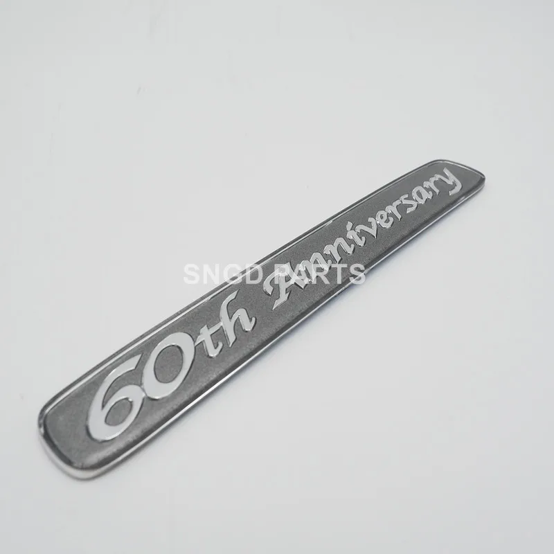   2022年記念プレート 2007 - 2022 TOYOTA LAND CRUISER 60TH ANNIVERSARY QUARTER