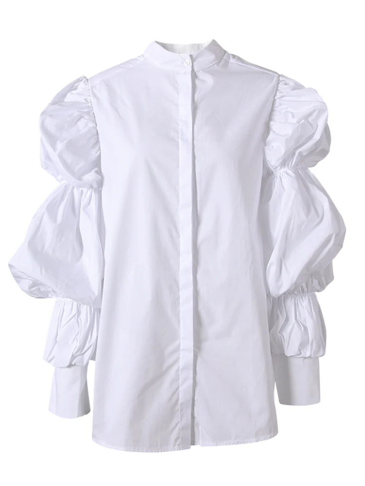 EAM] Women White Big Size Pleated Split Blouse New Stand Collar