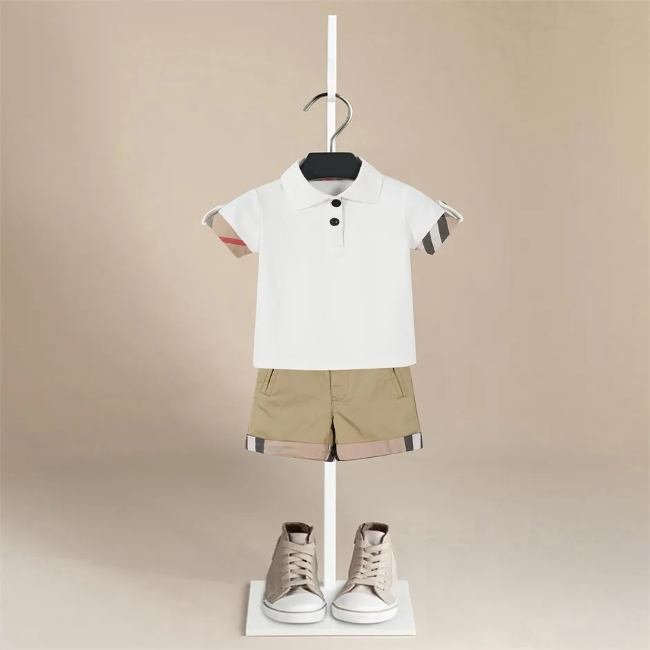 Брендовая дизайнерская качественная одежда с отложным воротником, летняя одежда в полоску для маленьких мальчиков, футболка + шорты, комплекты детской повседневной одежды