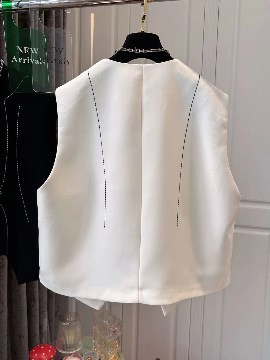 2024 Spring New Design V-neckline Short Layup Suit Vest Women's Kam Shoulder Top  vest women