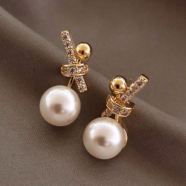 New Fashion French Geometric Simple Pearl Earrings for Women Elegant Inlaid Zircon Pearl Stud Earring Girl Party Jewelry