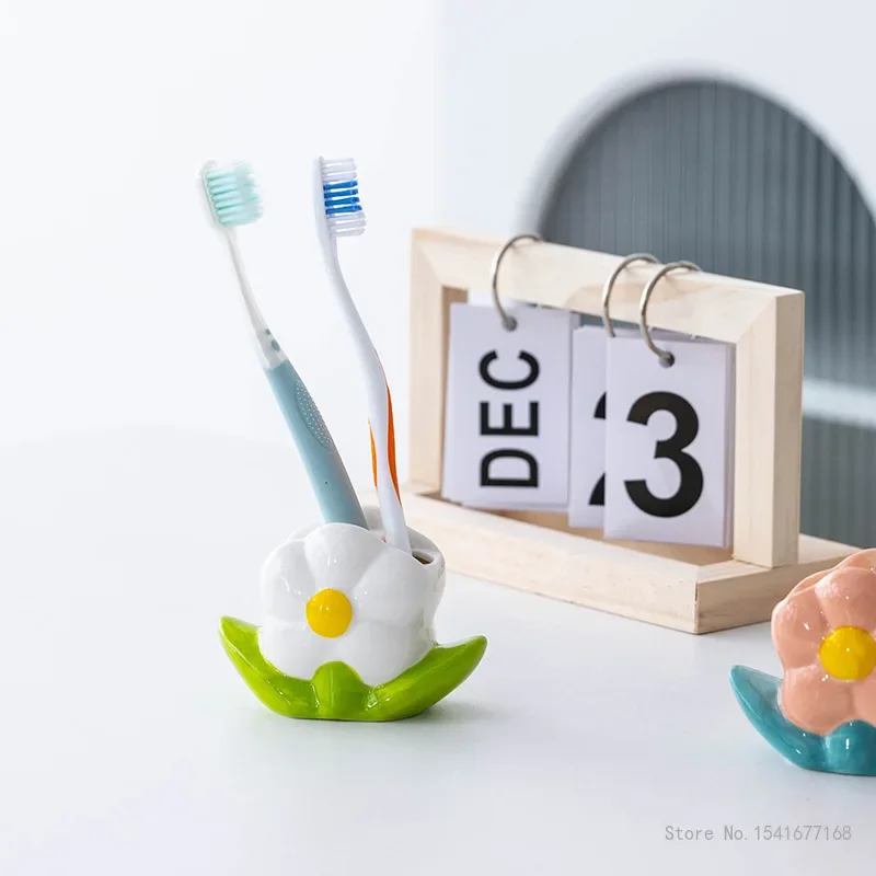 High Temperature Hand Painted FlowerShaped Penholder Creative Light Luxury Office Wash Table Bathroom Toothbrush Holder Home 1Pc