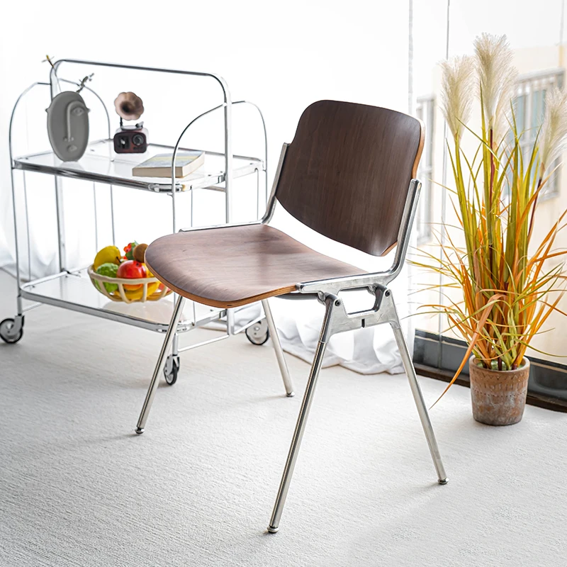 Minimalist Modern Restaurant Chair Metal Stackable Ultralight Bedroom Restaurant Chairs Fancy Chaises Salle Manger Furnitures