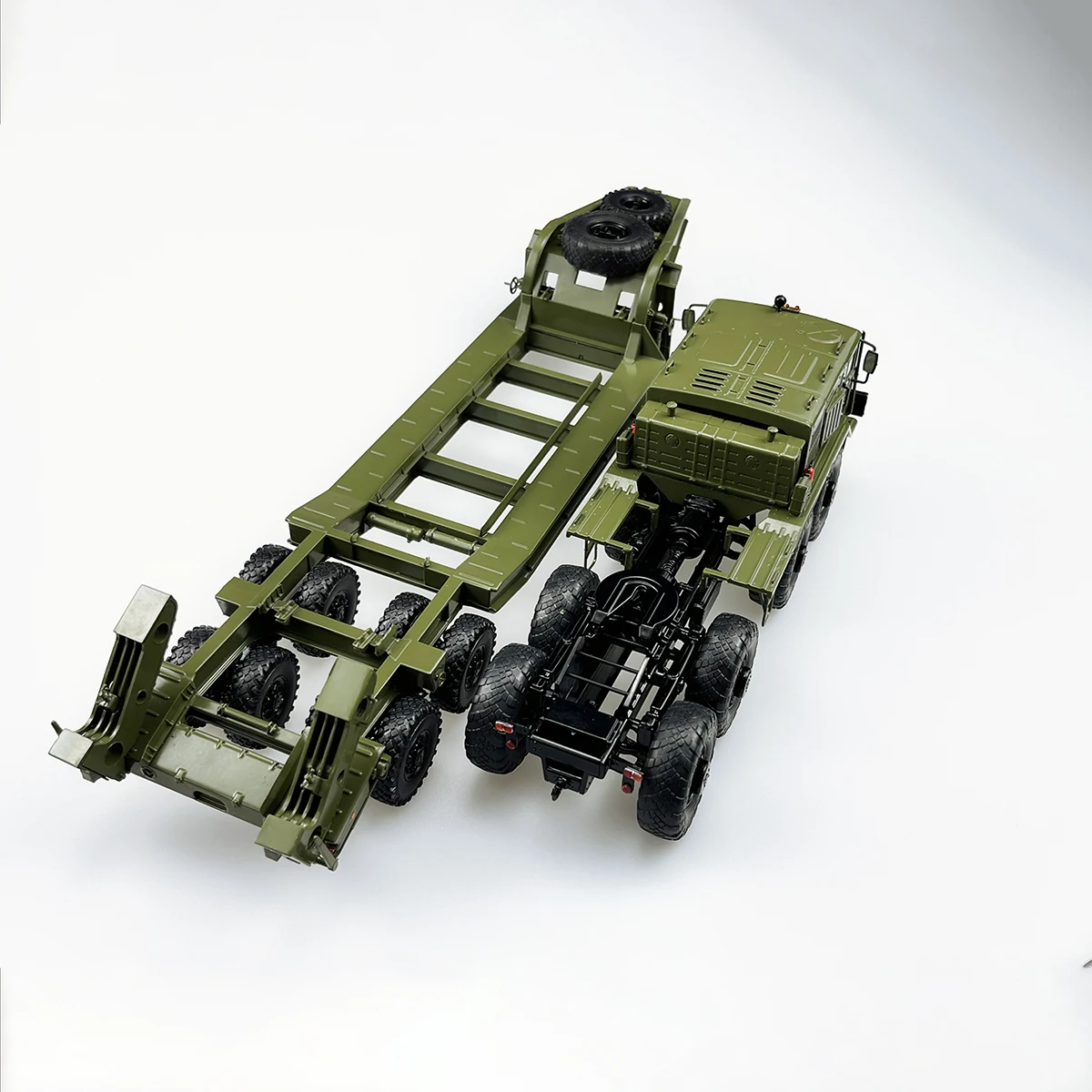 Modellino 1:43 MAZ 5337 Pianale Modimio, DDR, Russo, Con Rivista