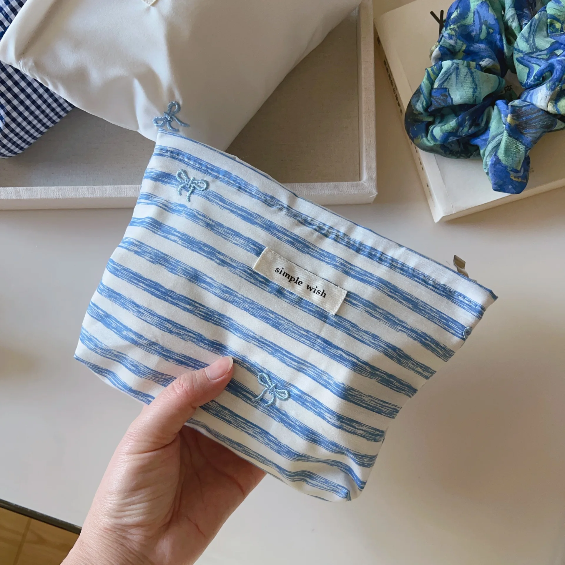 기저귀 보관 가방 파란색 흰색 줄무늬 체크무늬 리본 자수 메이크업 가방 지퍼 대용량 엄마 화장품 가방