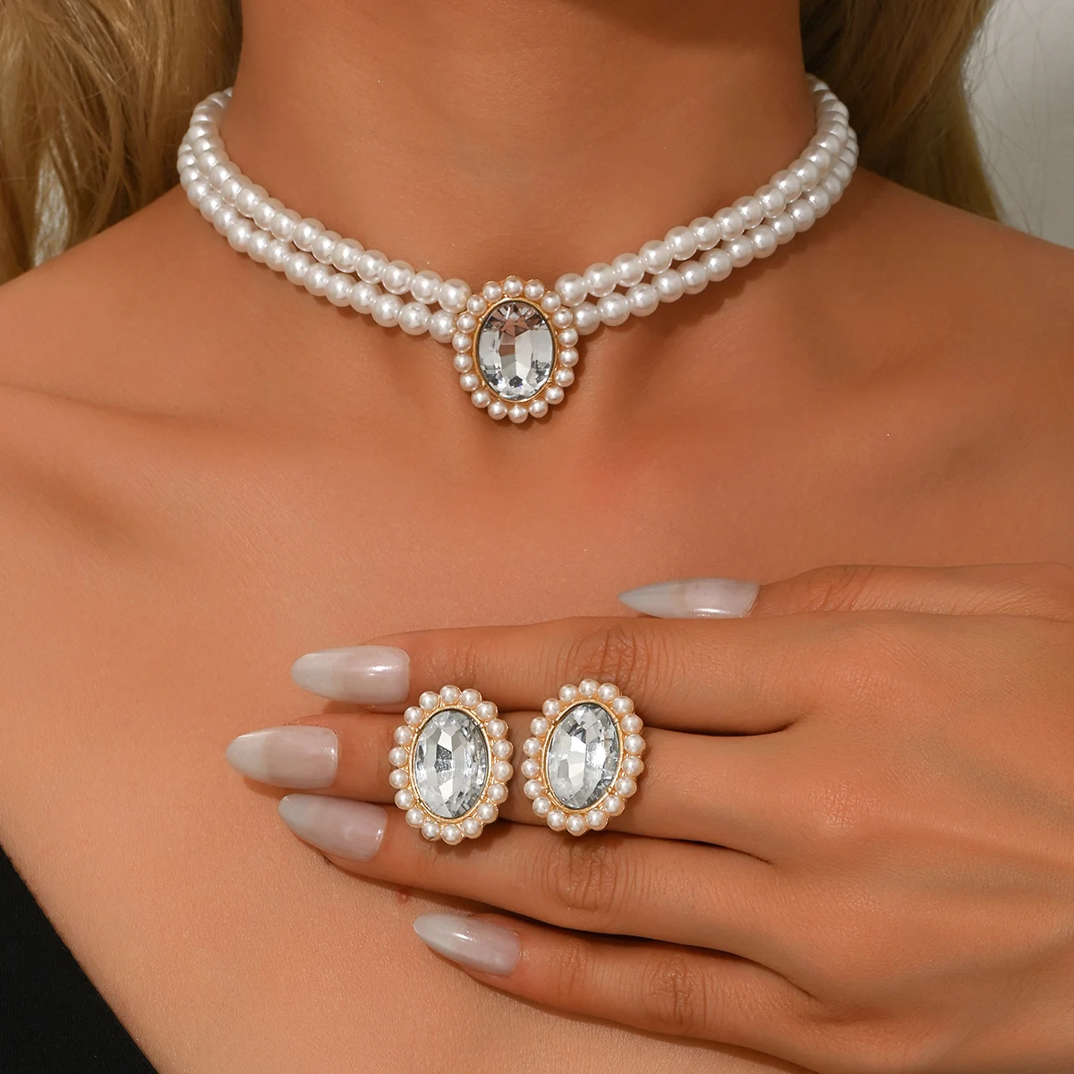 Conjunto de joias vintage com colar e brincos de pérolas