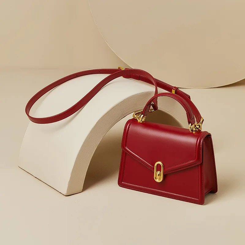 New Light Vintage Women's Leather Messenger Niche Design Handbag Fashion Versatile High-end Small Square Bag_voghion.com