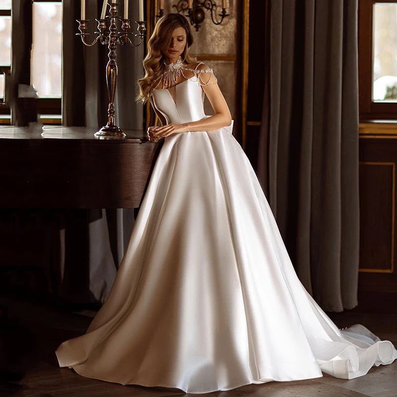 Elegant Wedding Dresses Without Necklaces: Modern Style & Versatile Elegance