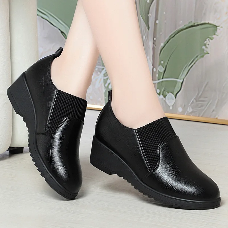 

4.5cm Comfortable Deep Mouth Soft Leather Shoes Flexible Loafers Women 2024 Spring Platform Wedges Shoes for Office Mom Work