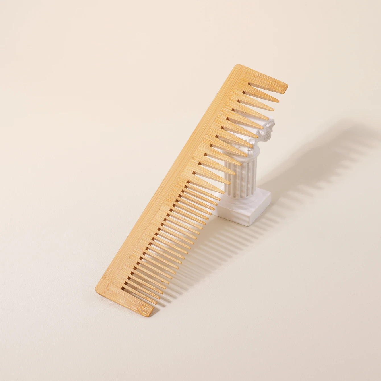 Hair Comb 1pc wide and fine toothed wood comb, anti static and anti residue wood comb,hair removal comb，Special for real hair wigs