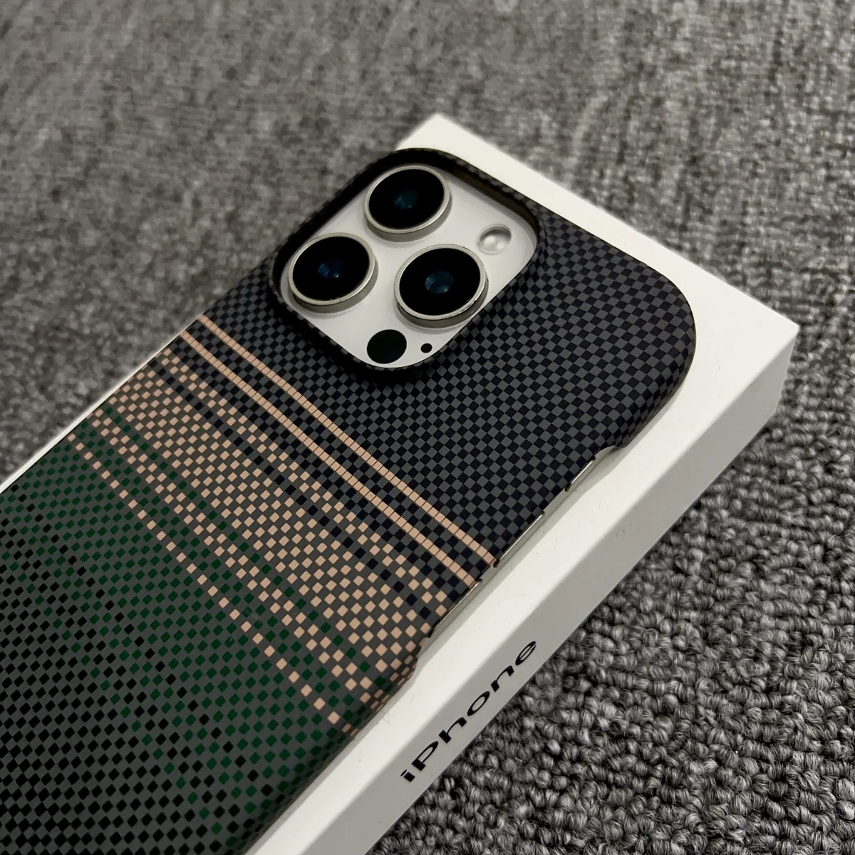 รูปสินค้า เคสกันกระแทก คาร์บอนไฟเบอร์ ลายพระอาทิตย์ตก สำหรับ iPhone 17/16/15/14/13/12 Pro Max