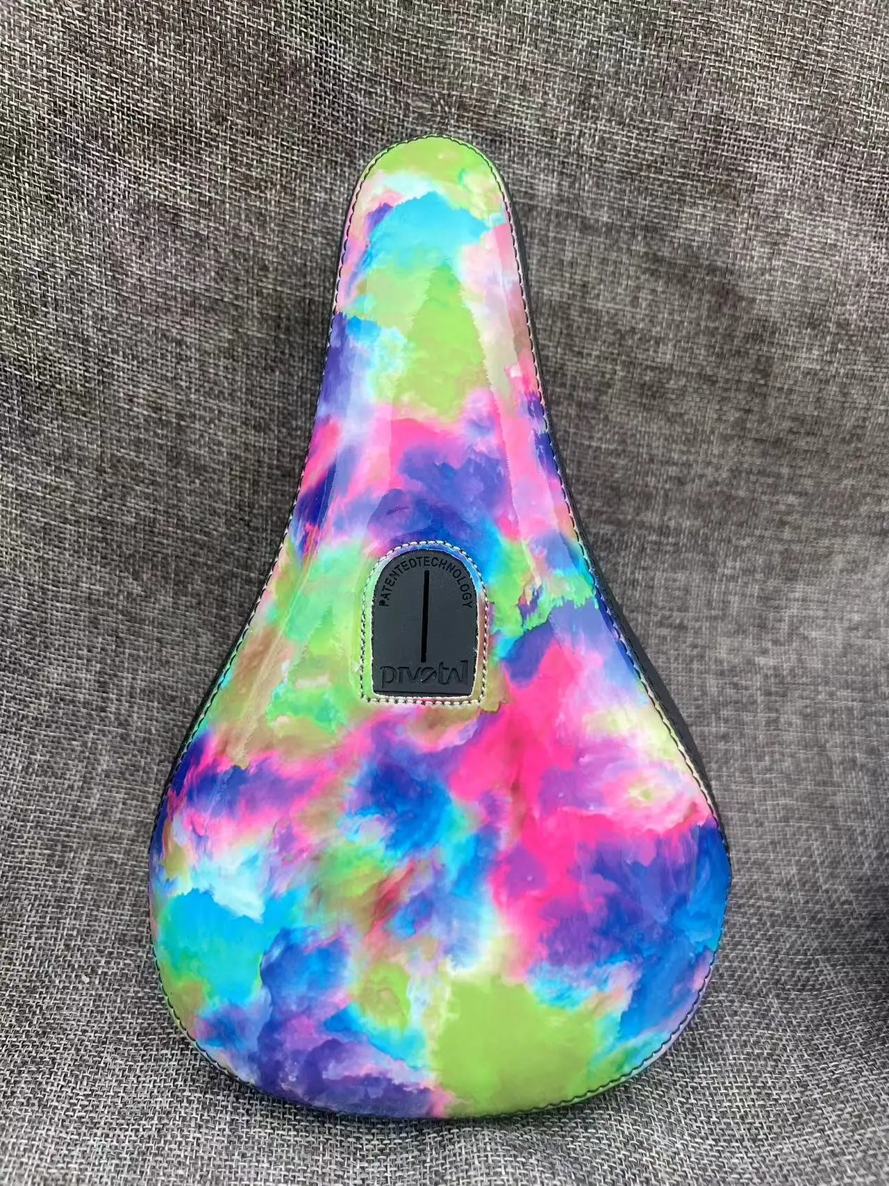 BmxシートはBMXサドルfgfsの汚れを持っています-シートポスト付き