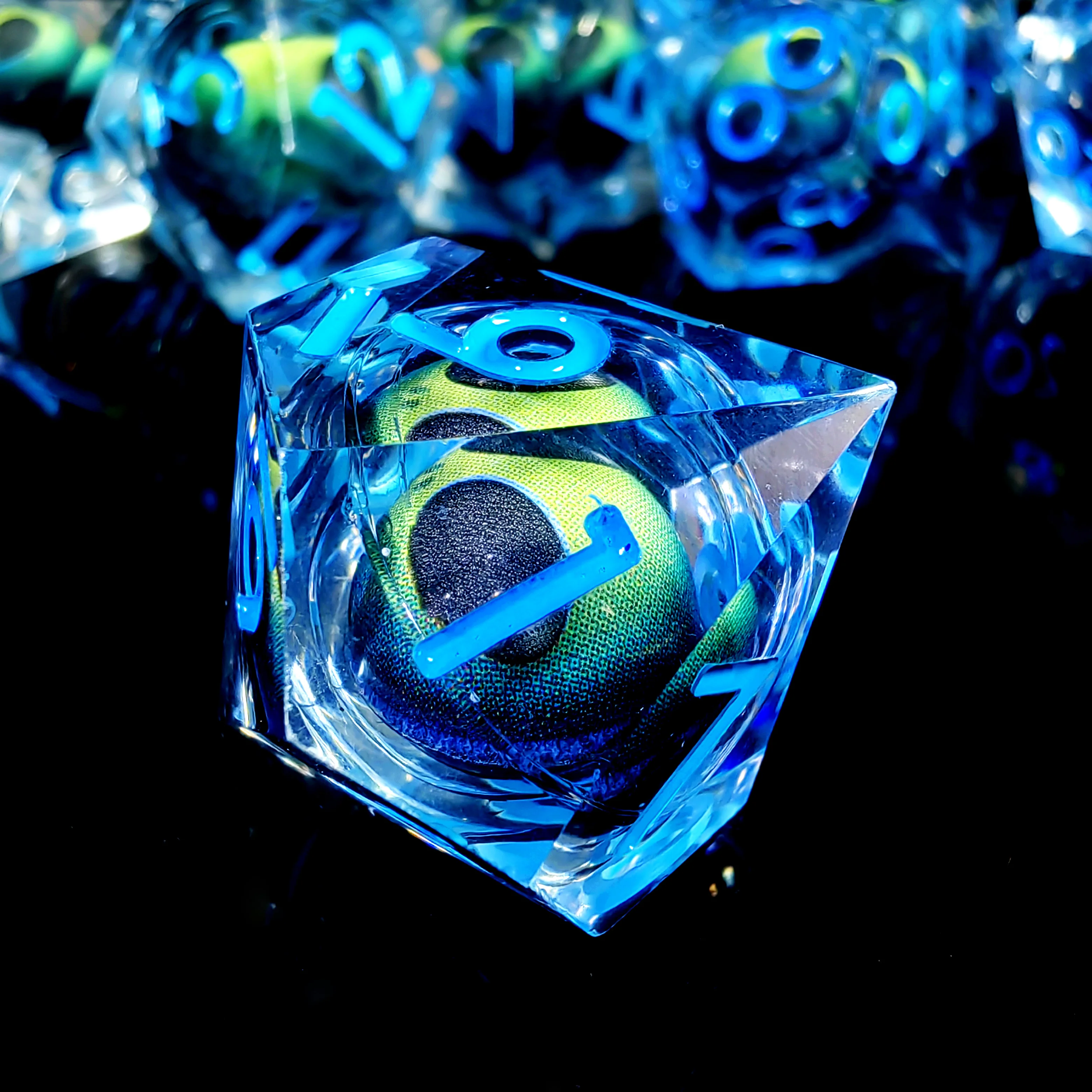 DnD Resin Dice Set with Spinning Dragon Eye Core, Blue Transparent Polyhedral Dice for Dungeons & Dragons, Tabletop RPG Games