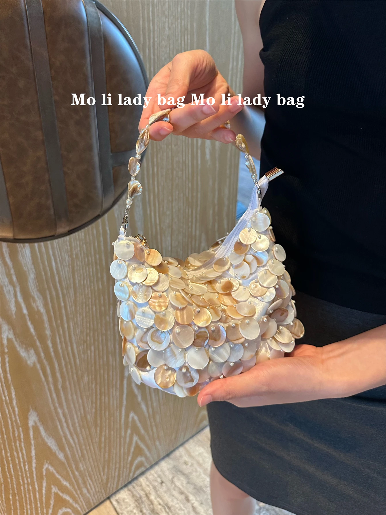Luxury Sequin Internal Chain Crossbody Shoulder Bag Shell Wooden Circular Handle Handbag,Women Beach Travel Tote Bag