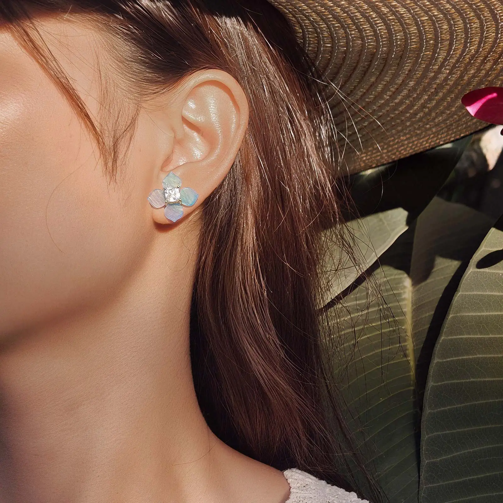Exotische kubische Zirkon-Blumen-Ohrstecker mit Farbverlauf für Frauen, nicht allergisch, Blumen-Ohrringe aus Edelstahl, neues Schmuckgeschenk – Detail 3