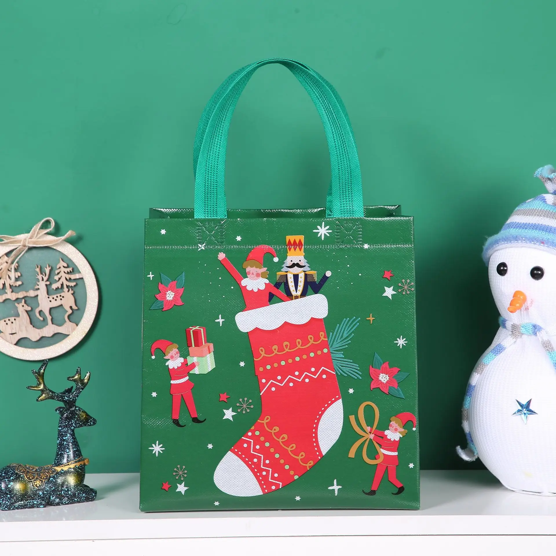Christmas Gift Bags Cartoon Cute Santa Elk Snowman Printing Non Woven Handbag Hot Pressing Party Supplies Ornaments gift bags,christmas gift bags