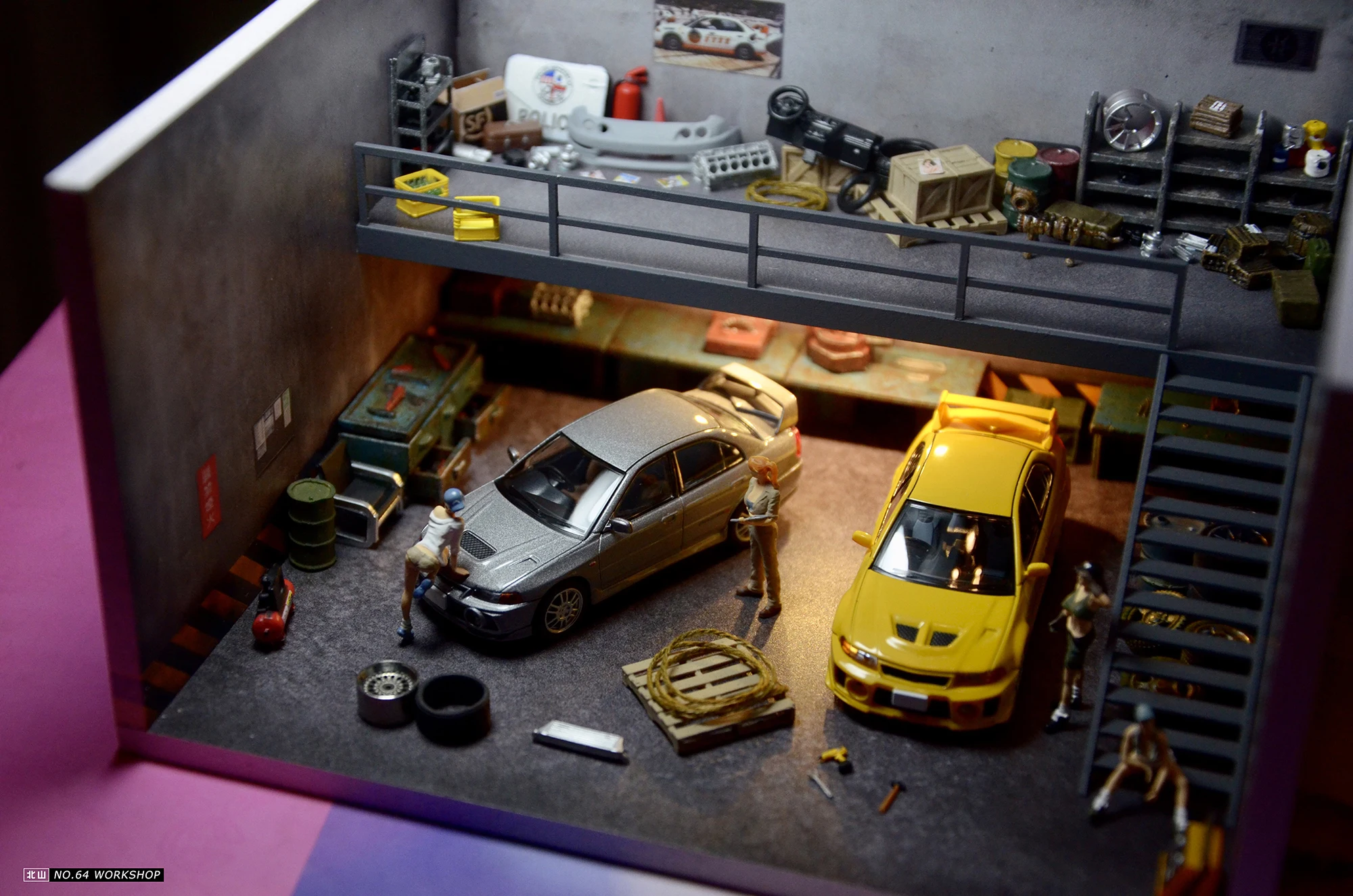 

1/64 Scale Diorama Car Garage Model Model LED Lighting Double Deck Garage Car Parking Lot Display Scene Model