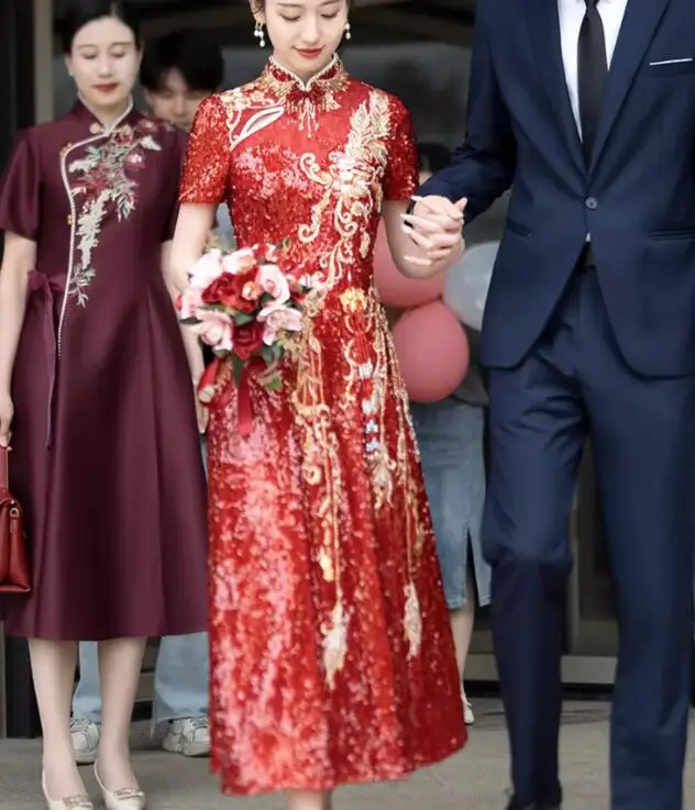 

Chinese Wedding Dress Women Red Cheongsam Luxury Embroidered Sequins Shiny