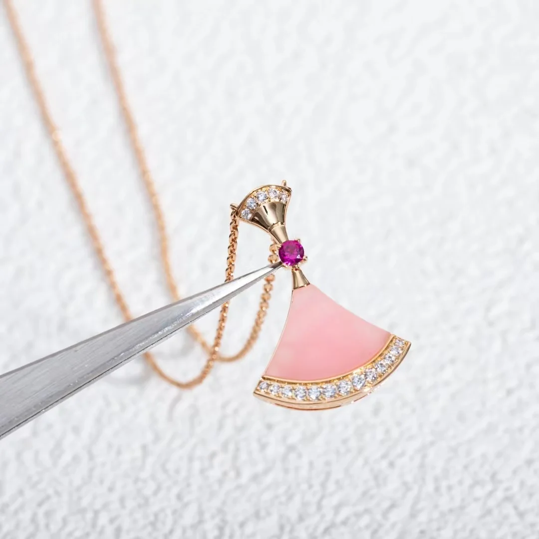

New rose gold powder shell fan-shaped pendant zircon skirt necklace women's fashion luxury high-quality brand