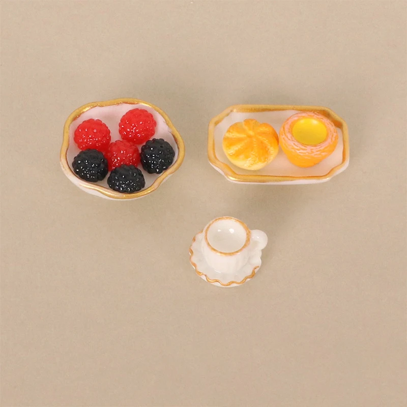 

Миниатюрная тарелка с фруктами для кукольного домика