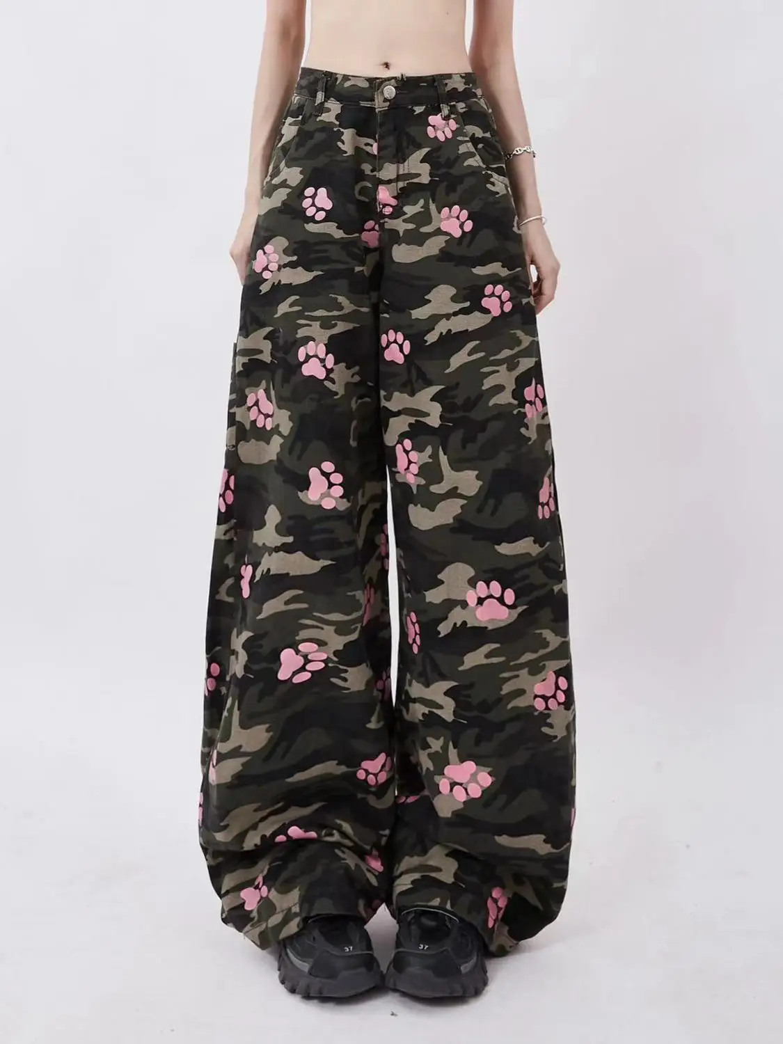 American high street retro dog paw print camouflage workwear jeans for women high waist workwear loose slimming ins casual pants large size retro washed camouflage workwear jeans women s american street high waisted straight leg loose wide leg pants