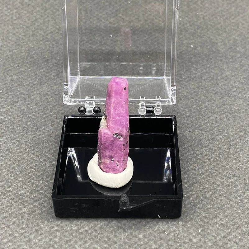 100%  Natural Myanmar ruby Mineral Specimens Stones and Crystals Healing Crystal   +Box size:35*35*35 mm