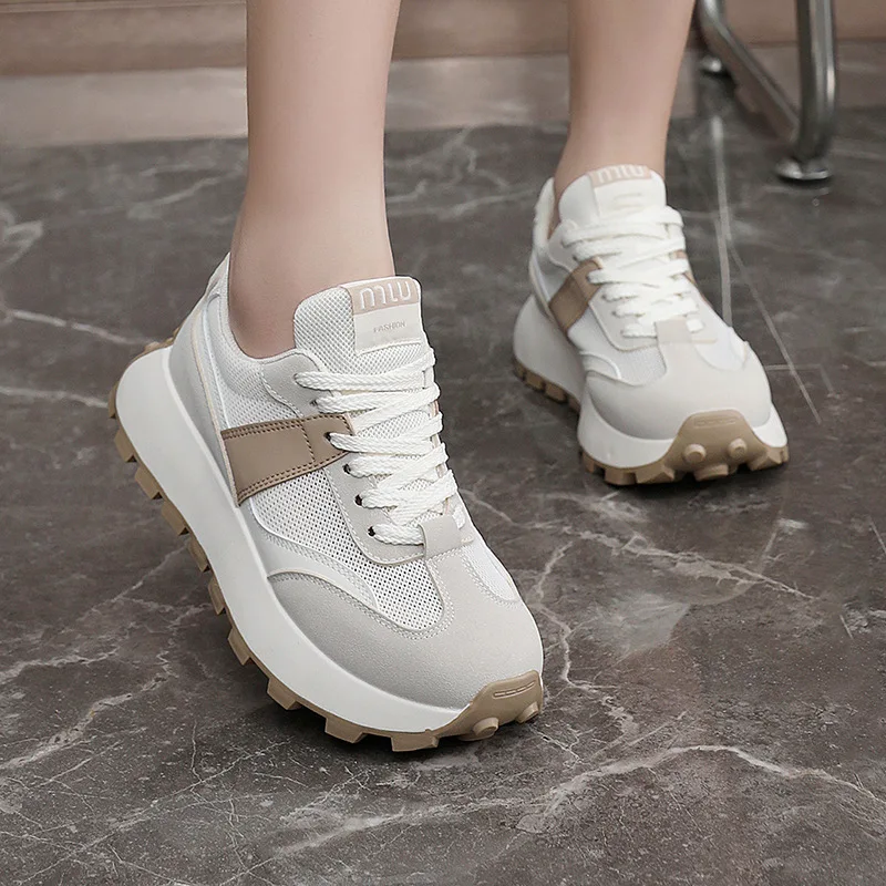 2024 Spring New Korean Edition Female Student Sports Breathable Running Thick Sole Casual Shoes
