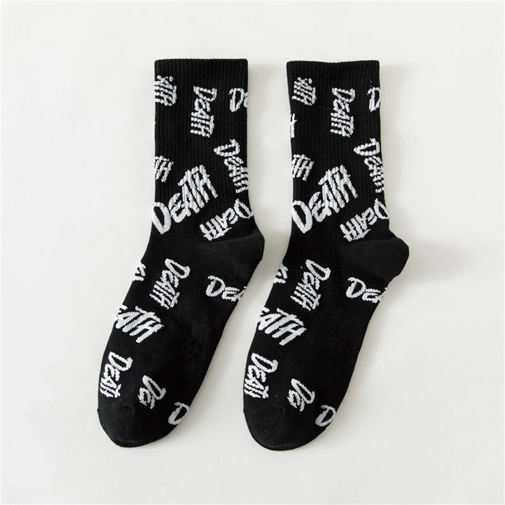 Neue Damen Japanische Koreanische Lustige Schwarz-Weiße Cartoon-Sportsocken aus Baumwolle, Niedliche Harajuku-Mädchen Weltraum-Astronauten-Socken, Dropshipping – Detail 15